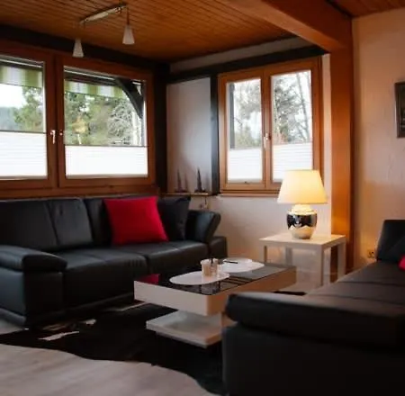 Haus Am Rotkreuzweg Mit Pool Prázdninový dům